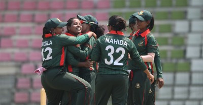 দক্ষিণ আফ্রিকাকে বিশাল ব্যবধানে হারিয়ে সিরিজ জিতলো বাংলাদেশের মেয়েরা দক্ষিণ আফ্রিকাকে বিশাল ব্যবধানে হারিয়ে সিরিজ জিতলো বাংলাদেশের মেয়েরা
