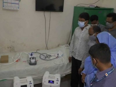 মাদারীপুরের ৪ হাসপাতালে হাইফ্লোনেজাল ক্যানোলাসহ জরুরী চিকিৎসা সামগ্রী বিতরন মাদারীপুরের ৪ হাসপাতালে হাইফ্লোনেজাল ক্যানোলাসহ জরুরী চিকিৎসা সামগ্রী বিতরন