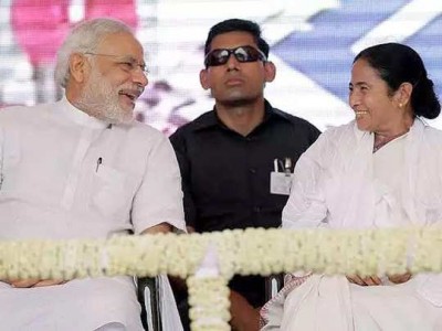 মমতাকে অভিনন্দন জানালেন মোদি মমতাকে অভিনন্দন জানালেন মোদি