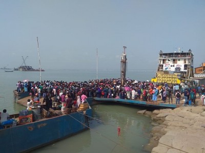 এবারের ঈদ যাত্রায় ঢাকা ছেড়েছেন অন্তত ৬৫ লাখ মানুষ এবারের ঈদ যাত্রায় ঢাকা ছেড়েছেন অন্তত ৬৫ লাখ মানুষ