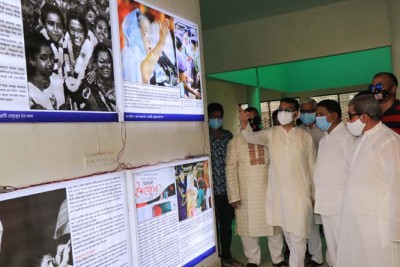 শেখ হসিনার স্বদেশ প্রত্যাবর্তন দিবসে আলোকচিত্র প্রদর্শনীর উদ্বোধন করলেন মসিক মেয়র টিটু