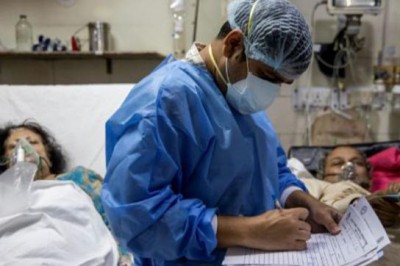 ভারতে করোনায় একদিনে মারা গেলেন ৫০ চিকিৎসক