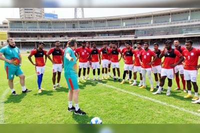 সোমবার সৌদি আরবে যেতে চায় বাংলাদেশ ফুটবল দল