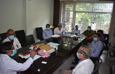 একই মাস্ক বারবার পরলে ব্ল্যাক ফাঙ্গাসে আক্রান্তের ঝুঁকি! একই মাস্ক বারবার পরলে ব্ল্যাক ফাঙ্গাসে আক্রান্তের ঝুঁকি!