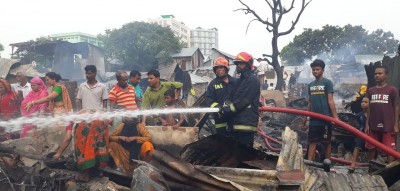 মহাখালীর সাততলা বস্তিতে পুড়েছে কয়েক শ ঘর মহাখালীর সাততলা বস্তিতে পুড়েছে কয়েক শ ঘর