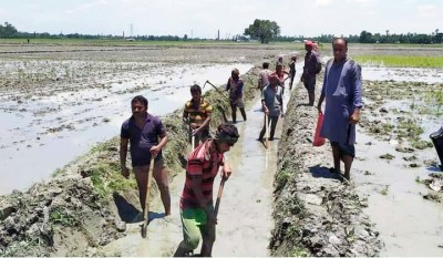 শিবগঞ্জে খাল খননের ফলে বিস্তৃর্ণ ফসলী জমি জলাবদ্ধতা থেকে রক্ষা পেলো শিবগঞ্জে খাল খননের ফলে বিস্তৃর্ণ ফসলী জমি জলাবদ্ধতা থেকে রক্ষা পেলো