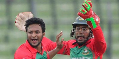 লোকে সাকিবকে নিয়ে প্রশ্ন তোলার সাহস পায় কীভাবে : মুশফিক