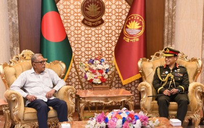 করোনা মোকাবেলায় সশস্ত্র বাহিনীর ভূমিকা চান রাষ্ট্রপতি