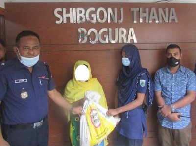 শিবগঞ্জে করোনায় জীবিকা হারানো নারীর পাশে পুলিশ শিবগঞ্জে করোনায় জীবিকা হারানো নারীর পাশে পুলিশ