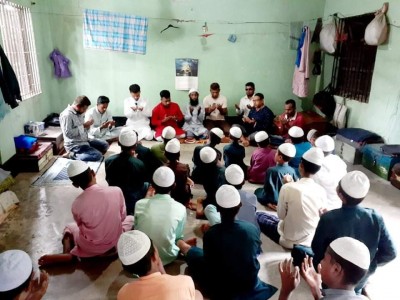 বগুড়ায় সদর স্বেচ্ছাসেবক দলের উদ্যোগে দোয়া মাহফিল ও খাবার বিতরণ বগুড়ায় সদর স্বেচ্ছাসেবক দলের উদ্যোগে দোয়া মাহফিল ও খাবার বিতরণ
