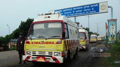 ভারত থেকে এলো আরও ৪০ লাইফ সাপোর্ট অ্যাম্বুলেন্স ভারত থেকে এলো আরও ৪০ লাইফ সাপোর্ট অ্যাম্বুলেন্স