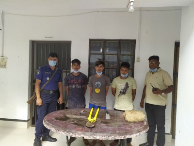 শ্রীনগরে ছিনতাইকারী চক্রের ৩ সদস্য গ্রেপ্তার শ্রীনগরে ছিনতাইকারী চক্রের ৩ সদস্য গ্রেপ্তার