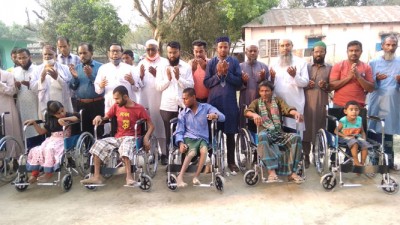 শিবগঞ্জে প্রতিবন্ধীদের মাঝে হুইল চেয়ার বিতরণ শিবগঞ্জে প্রতিবন্ধীদের মাঝে হুইল চেয়ার বিতরণ