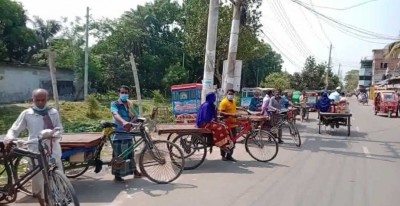 মাদারীপুরে কিস্তির টাকা নিয়ে শংকিত দিনমজুর মাদারীপুরে কিস্তির টাকা নিয়ে শংকিত দিনমজুর