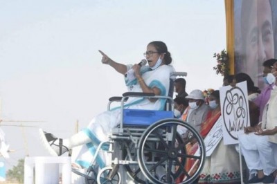বুথফেরত জরিপে পশ্চিমবঙ্গে তৃতীয়বারের মতো ক্ষমতায় আসছেন মমতা বুথফেরত জরিপে পশ্চিমবঙ্গে তৃতীয়বারের মতো ক্ষমতায় আসছেন মমতা