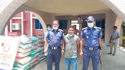 সিরাজদিখানে শারমিন হত্যার মূল আসামি গ্রেফতার সিরাজদিখানে শারমিন হত্যার মূল আসামি গ্রেফতার