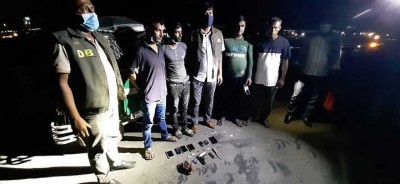 ঢাকায় পুলিশের সঙ্গে ‘গোলাগুলিতে’ দুই ছিনতাইকারী নিহত, আটক ২ ঢাকায় পুলিশের সঙ্গে ‘গোলাগুলিতে’ দুই ছিনতাইকারী নিহত, আটক ২