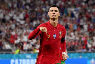 জোড়া গোলে রোনালদোর বিশ্বরেকর্ড,, নকআউটে পর্তুগাল-ফ্রান্স জোড়া গোলে রোনালদোর বিশ্বরেকর্ড,, নকআউটে পর্তুগাল-ফ্রান্স