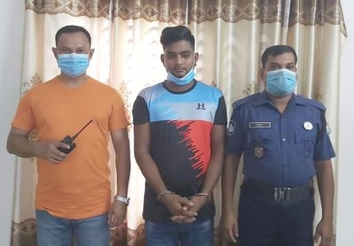 আদমদীঘিতে ১৫ লিটার চোলাই মদসহ গ্রেপ্তার এক আদমদীঘিতে ১৫ লিটার চোলাই মদসহ গ্রেপ্তার এক